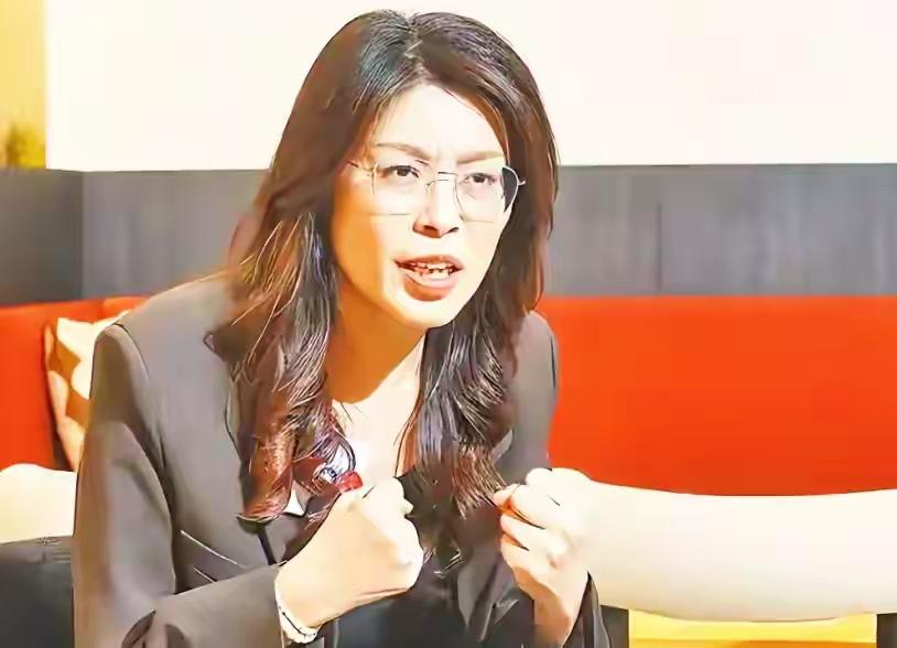 反转！郑丽文“变卦”背后：不是弃陆亲美，而是暗藏两岸破冰深意国民党主席郑丽