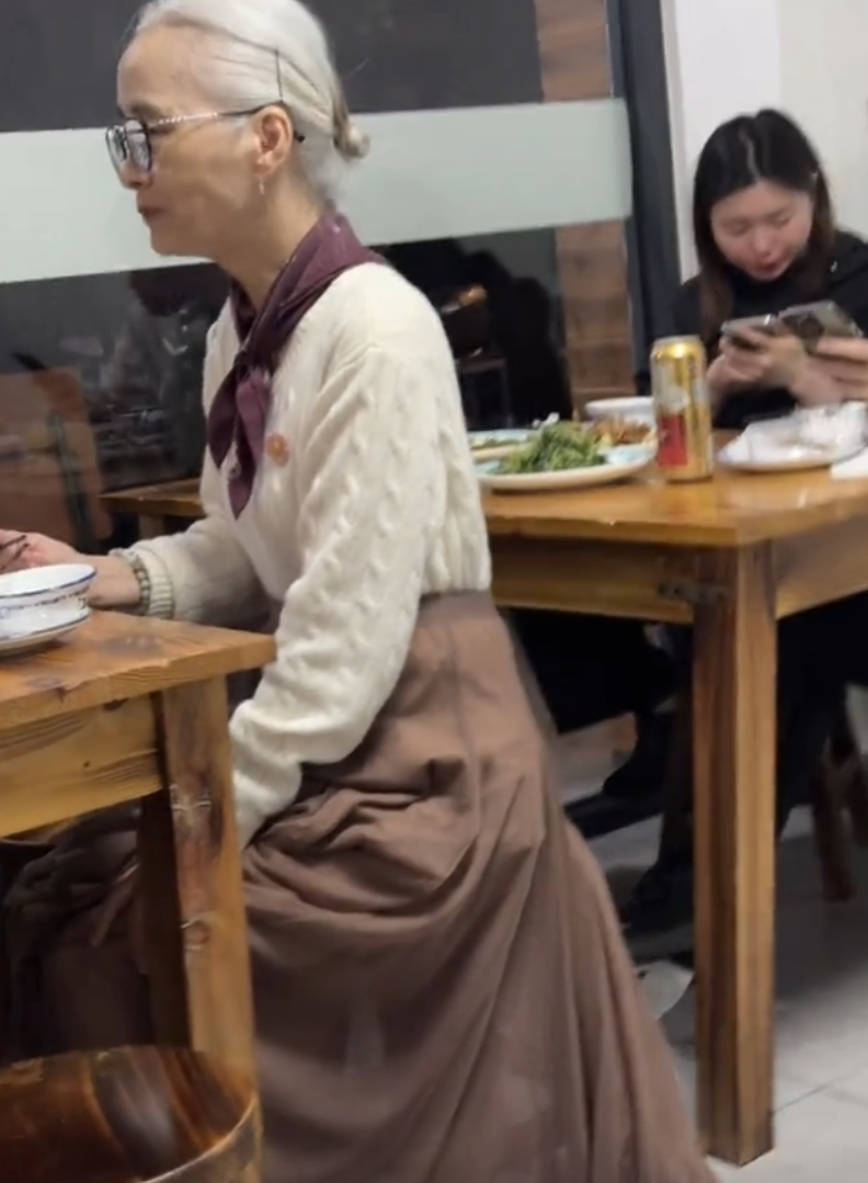 如果老去是这样的那我还怕个锤子