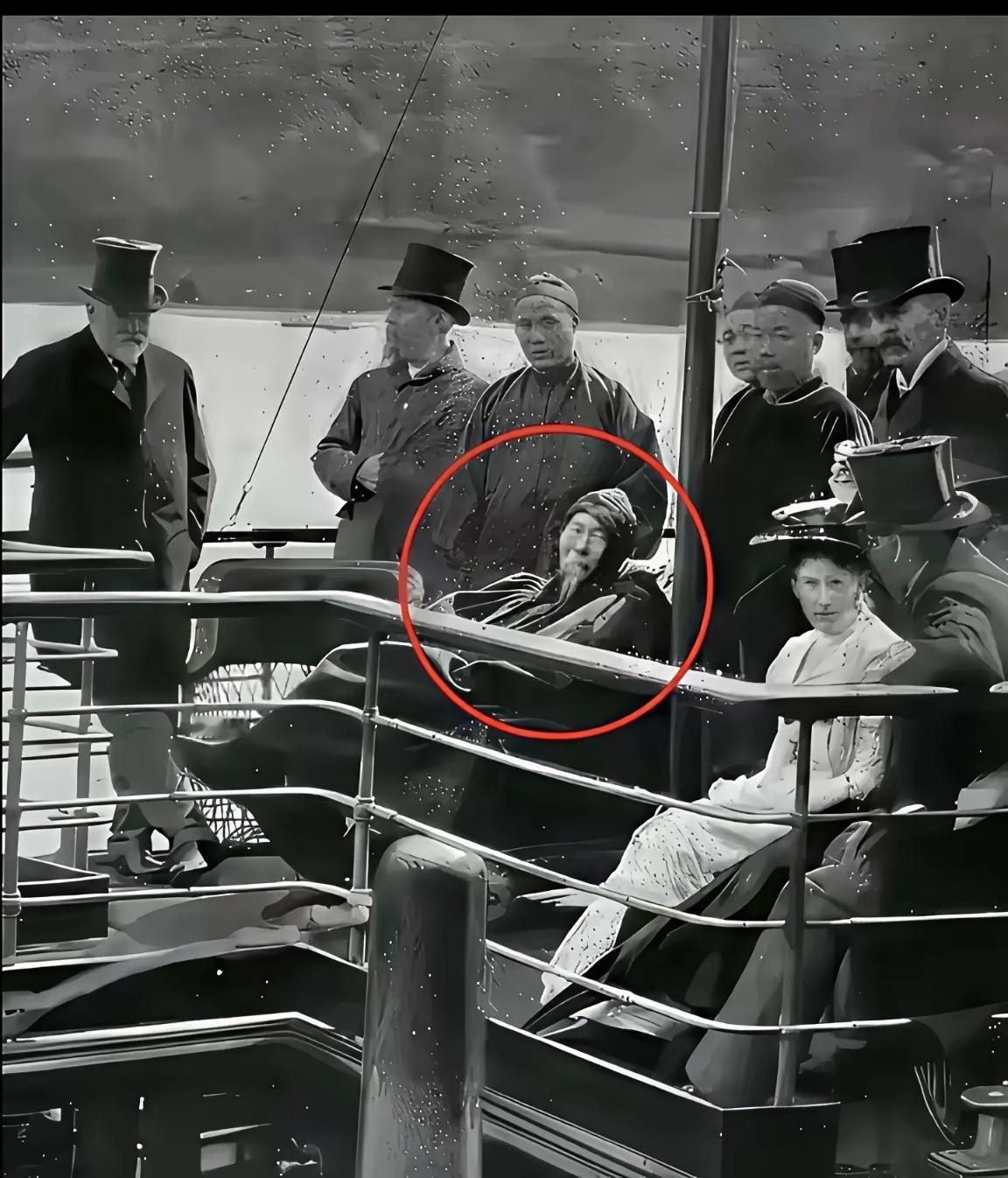 历史小喇叭一张真实的老照片，能认出此人的，历史绝对不会差。