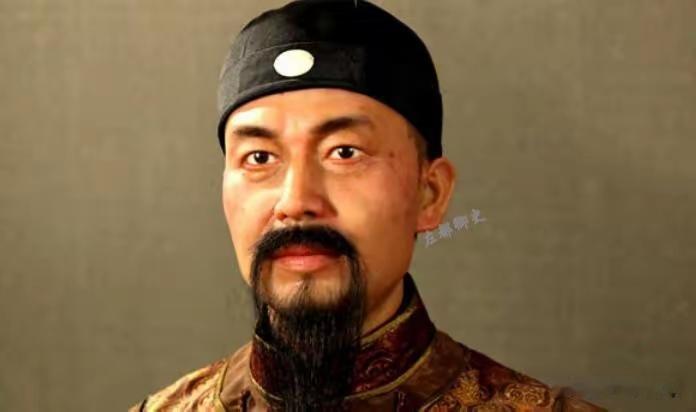 深入了解施琅生平，发现确实很复杂，很传奇。施琅的儿子施世纶，居然是捉拿窦尔墩的