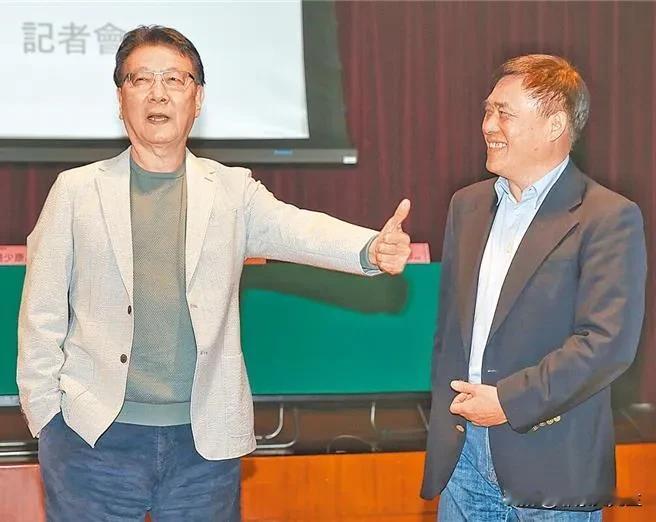 郝龙斌确定参选国民党主席!下午领表前台北市长郝龙斌与战斗蓝召集人赵少康原先