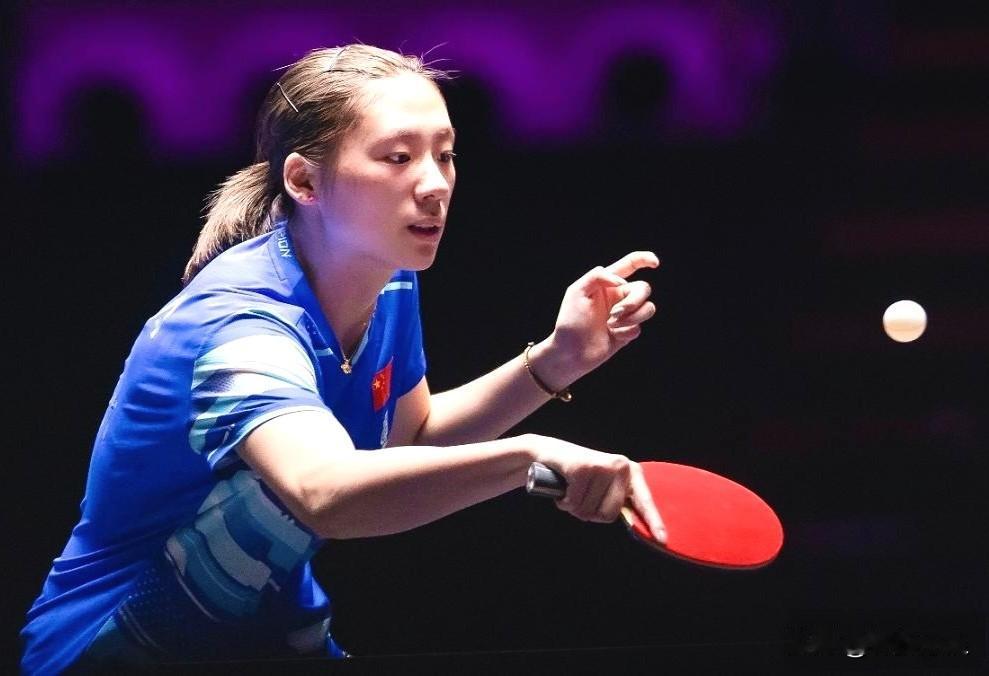 陈熠在本届亚洲杯小组赛中曾输给日本选手桥本帆乃香，但今天打早田希娜却赢得轻松自如