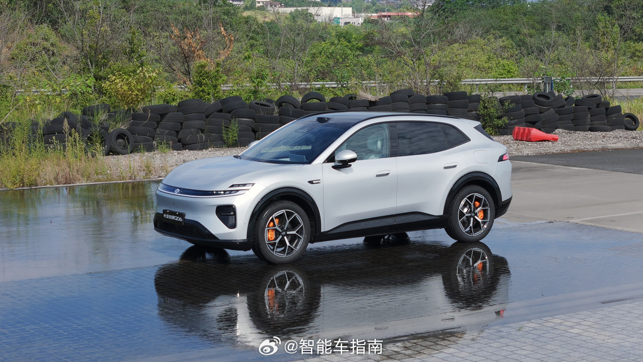 看完吴佩对长安启源Q06的测试视频，我也来聊聊吧：很多人说，扭矩矢量控制是噱头，日常开车根本感受不到