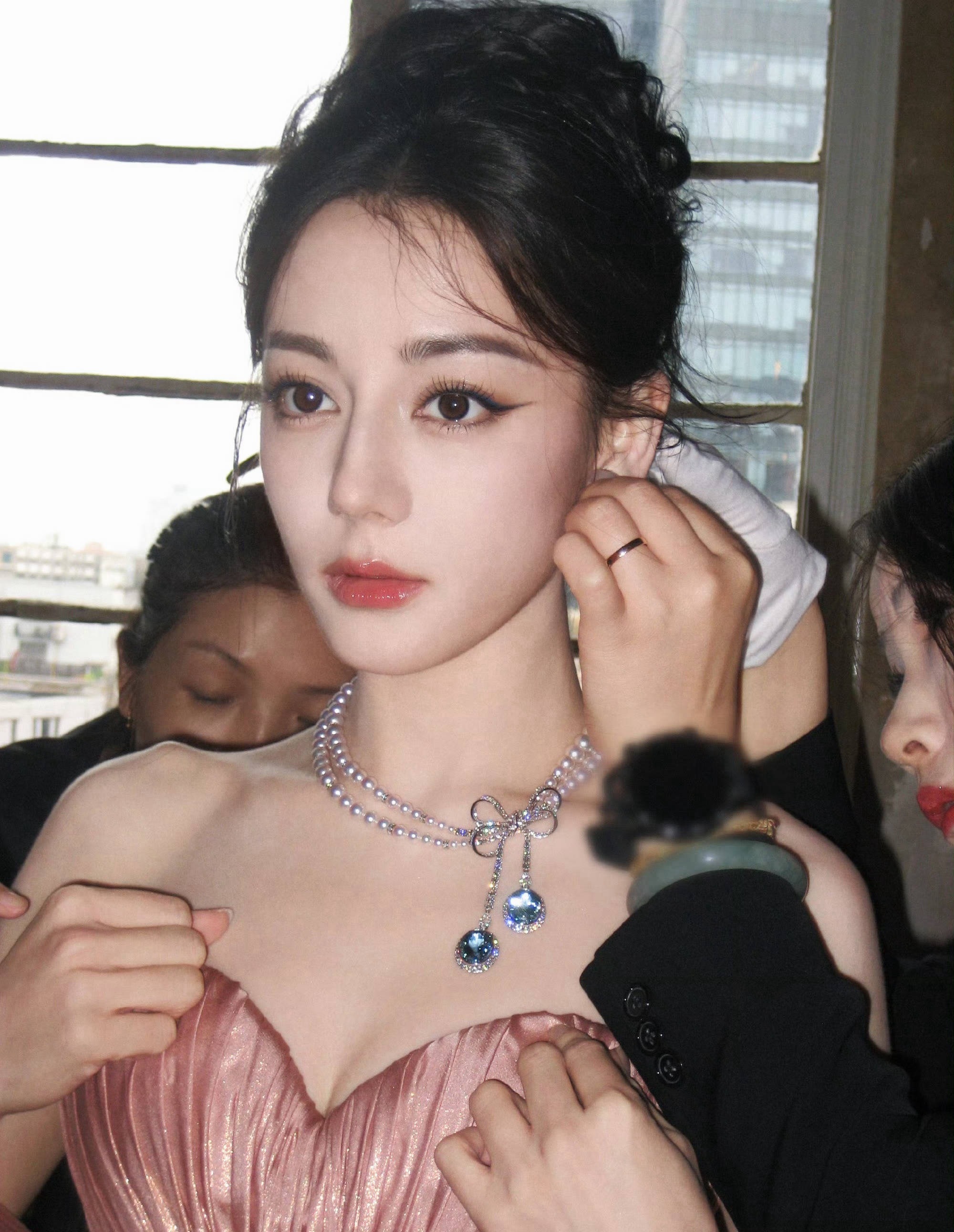 迪丽热巴杨紫同款造型妆造