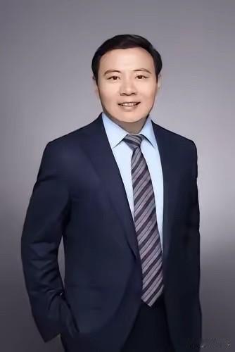 许家印现在最后悔的可能是没有听从了任泽平的建议，最后落了个无期徒刑，妻离子散。当