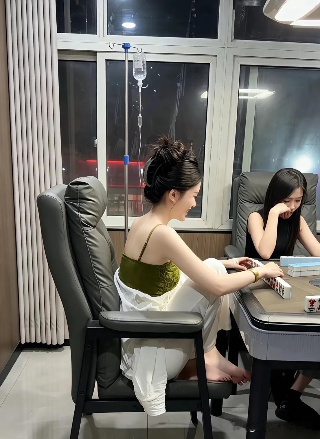 想问问这位美女，这麻将是非打不可吗？