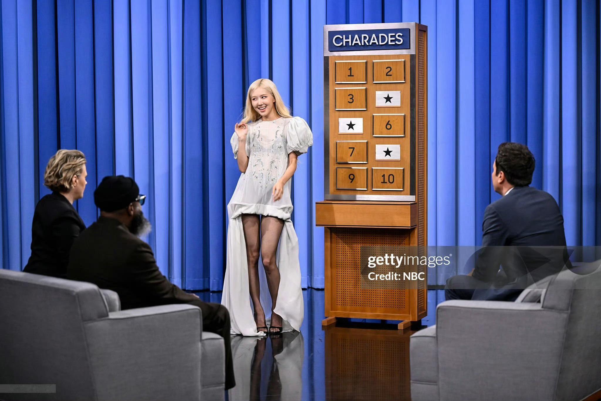 Blackpink成员朴彩英。真的钟爱黑丝，美腿看着好滑