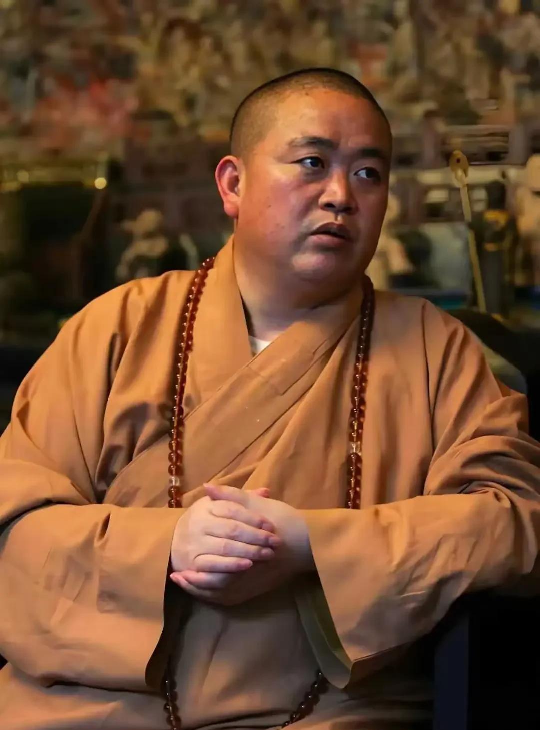 全部被鸠摩智说对了。少林官方通报，释永信这位“高僧”不但挪用侵占项目资金和寺院