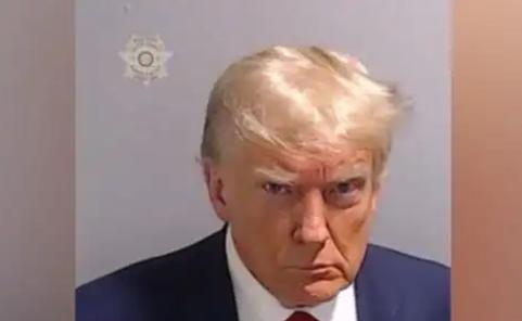 美国开始耍无赖，贸易战打不过中国，科技战也失败，军事又不是对手，颜色革命在中国不