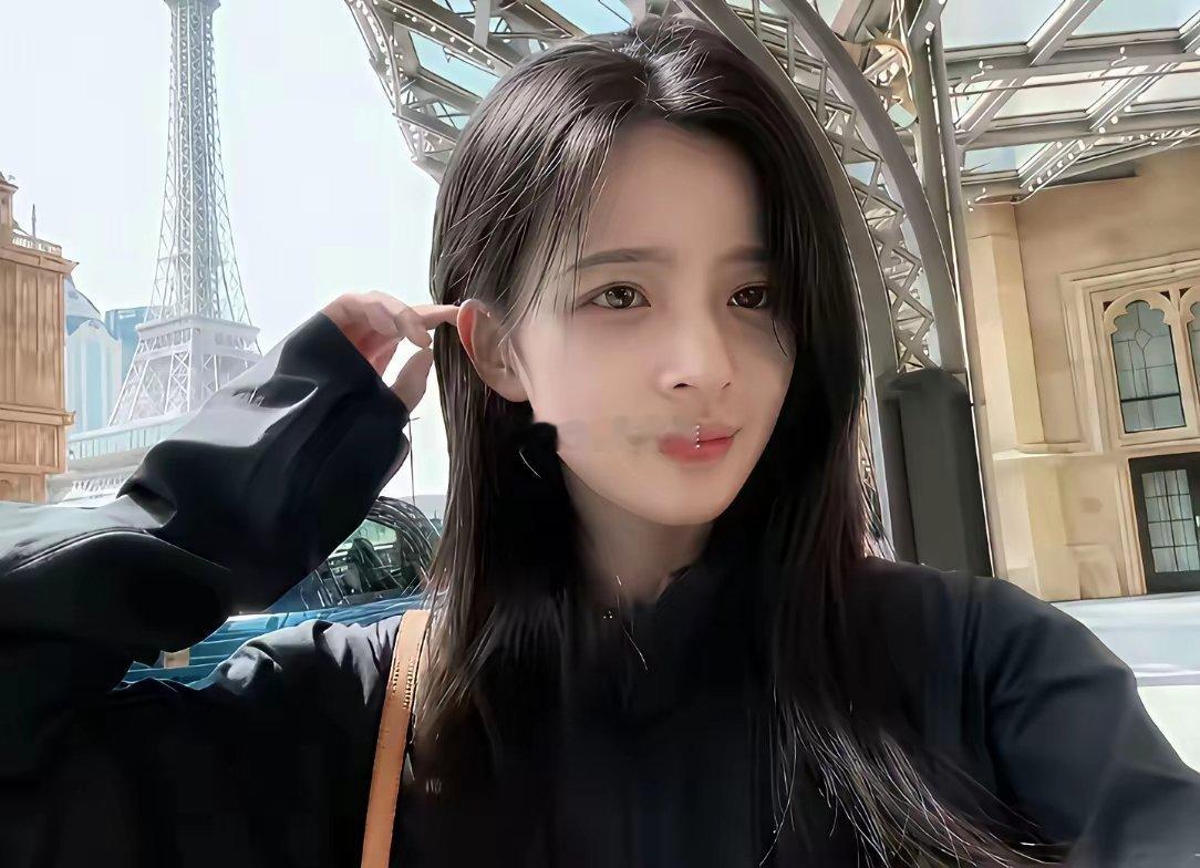 不得不说，这女人颜值的确在线看了聊天，感觉这女的更主动我想大部分男人都会犯这个错