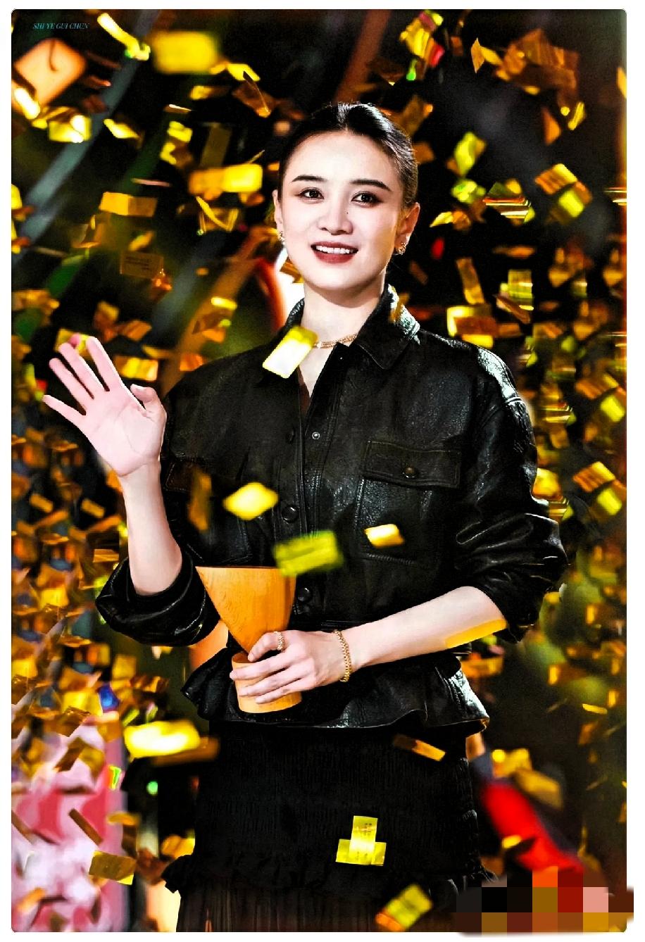 好奇查了一下宋佳的学历，不查不知道，一查惊呆了！她根本不是学表演的，而是学柳