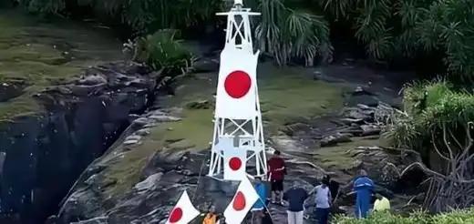 中日再怎么闹腾，也没人敢动钓鱼岛上的那座灯塔！它看上去不过是座普通航标铁架，实则