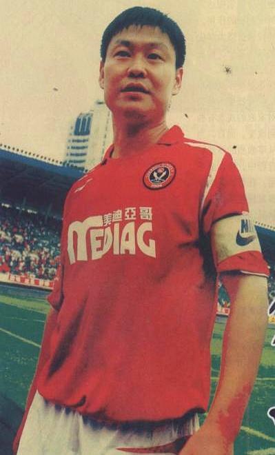 2000块塞裤腰，全场4万人替他哭1995年11月，成都体育中心，四川全