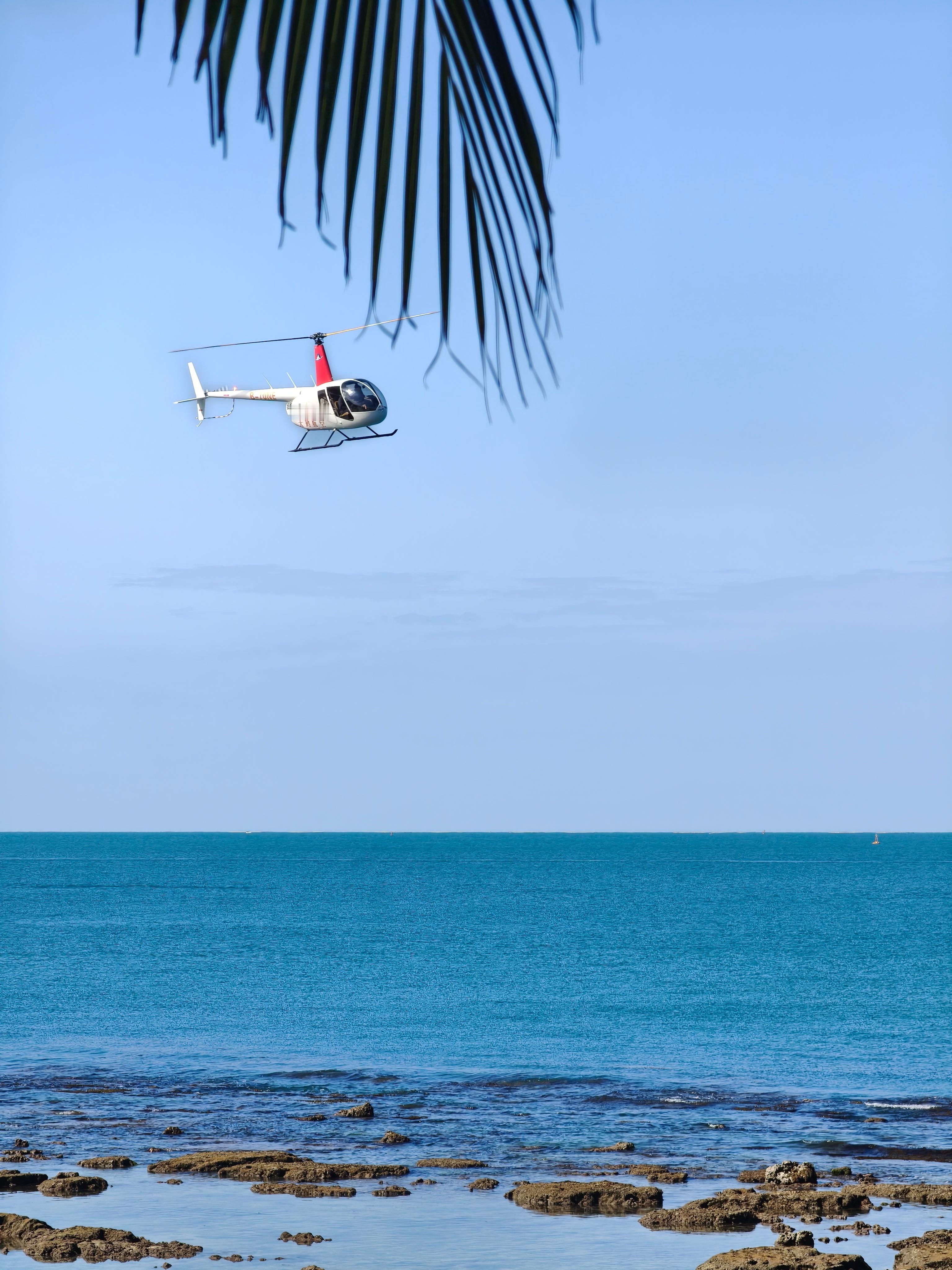 有的家长真的很抽象。民宿院子里有水龙头供客人外出回来洗手冲脚，两个熊孩子把水龙头