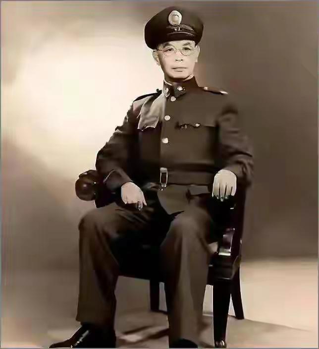 1950年吴石中将被处决，临刑前他拨出两通神秘电话，一通救了全家性命，另一通却让