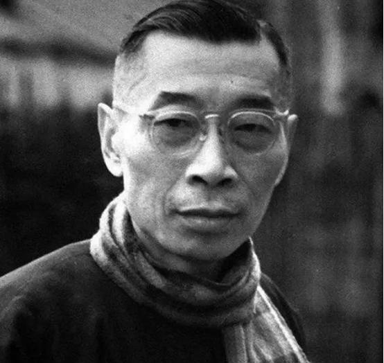 1938年，30岁已有妻子的傅雷，与女学生的妹妹爱的死去活来；抱着妻子朱梅馥，他