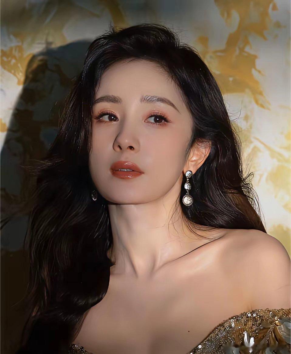 杨幂看到了都要气笑了刘恺威曝光新恋情竟然有人说是故意气杨幂的，路人看到都要打抱不