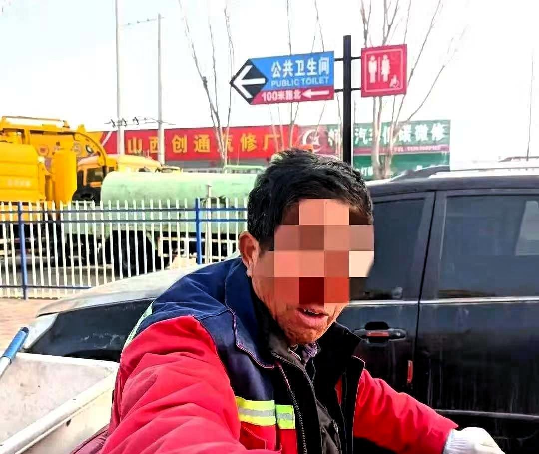 前天，环卫部门把所有定位手环都收了回去。没了实时监控和打卡考核，第二天凌晨五