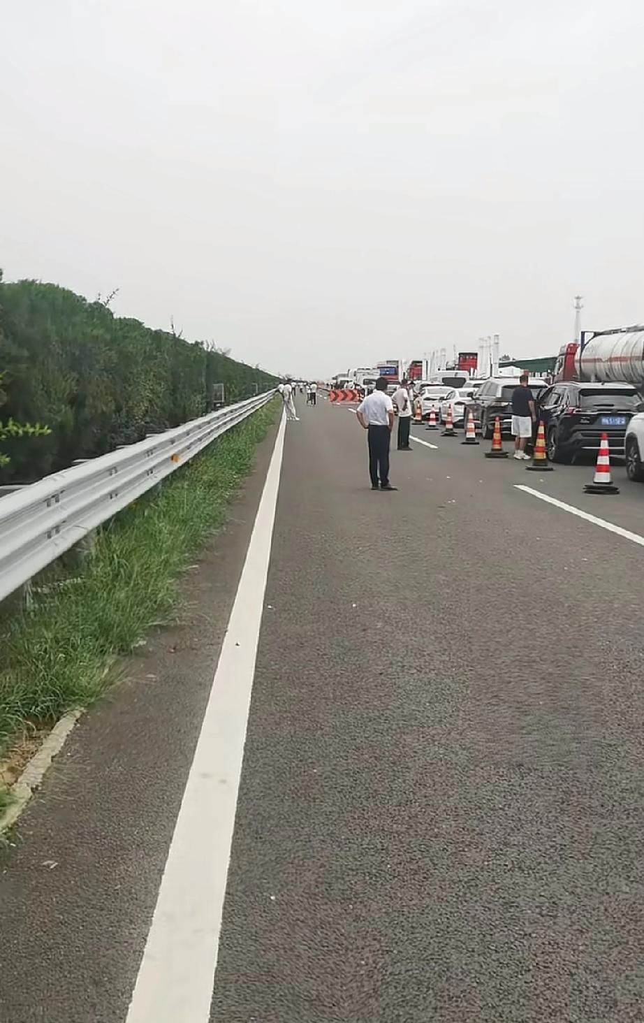 假期还没开始，就已经堵的不行了国庆假期还没正式开始，高速路上已经开始堵了。你