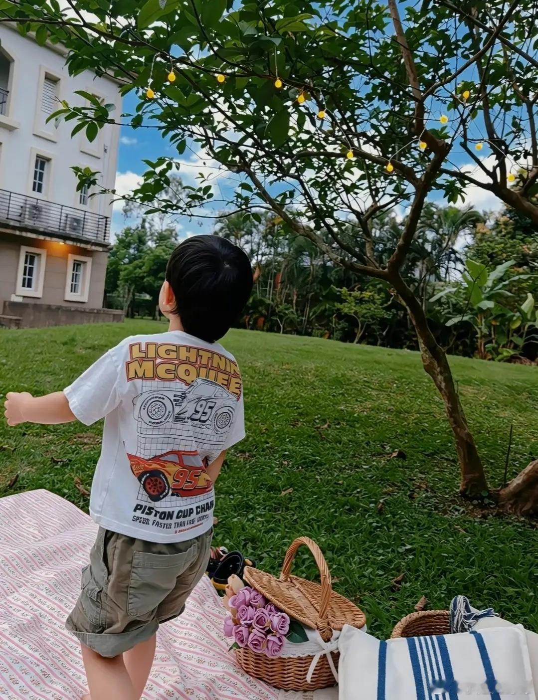唐禹哲为儿子庆生唐禹哲儿子颜值唐禹哲用心为儿子筹备生日惊喜，苏小轩温柔相伴左右，