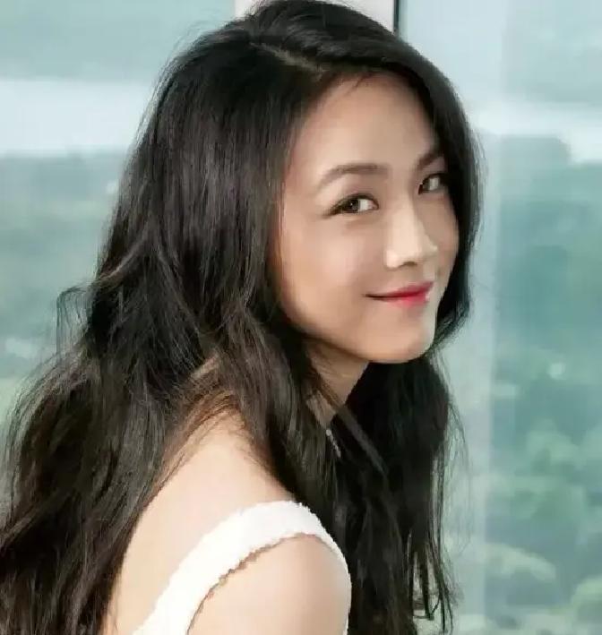 13.5亿婚房也换不走国籍婆婆递来改籍表，她只回一句：孩子在北京上学。韩国