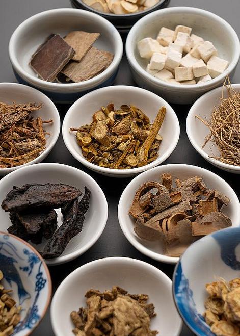 别小看这三味药！老中医用了30年，它们是肠息肉的“消削器”，众多患者从中受