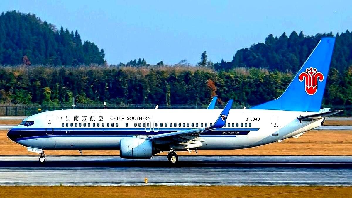 2025年6月20日下午，中国南方航空一架B737-800型客机在广东佛山市禅城