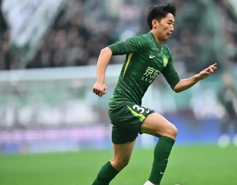 罚单跨赛季，这操作够狠。曹永竞亚冠二级踢河内，红牌一张，亚足联直接加码，一共