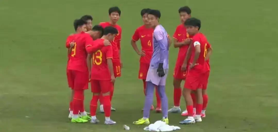 别信！我们足球的未来，可能没有未来。昨晚，U15的小伙子们0-3输给日本。