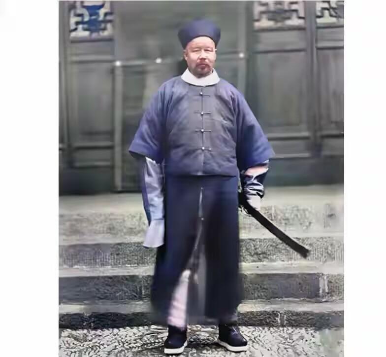 1898年，俄国借旅顺屯驻海军，清廷许之，命宋庆率部移守山海关，当时，俄国官员杜