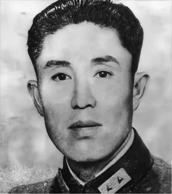 1983年郑洞国拒复婚：工资十天被花光的背后，是跨不过的人生鸿沟1983年，