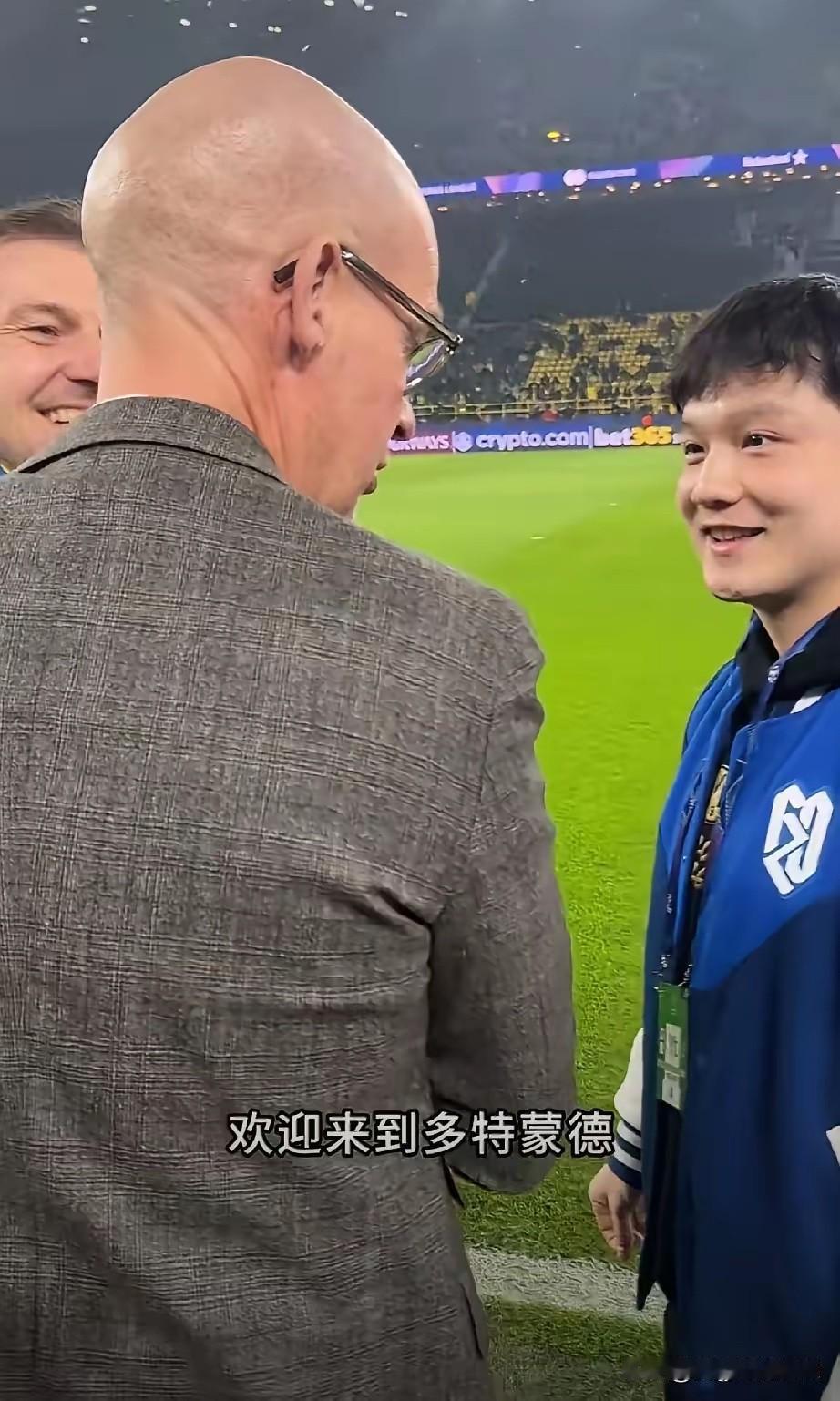 是金子走到哪里都会发光，樊振东碰到了波尔的老板，也就是多特蒙德的CEO，面对萨尔