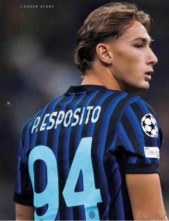Sportweek：意大利球迷的狂热已经爆发现在他们需要一个新的偶像而蓝衣军