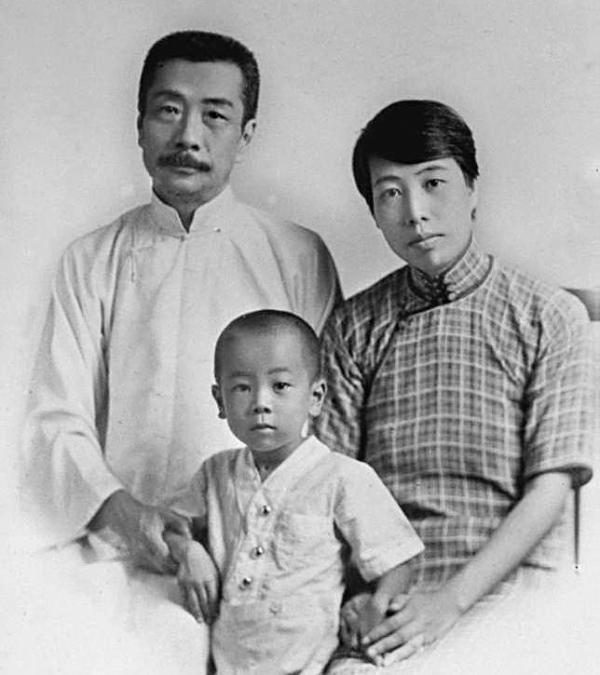 52年鲁迅妻子许广平问周总理：您没见过鲁迅，为何称呼我为婶母？周总理听到许