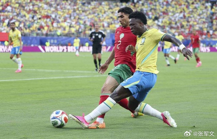 摩洛哥这届世界杯真是把“杀人诛心”玩明白了。  73%的球员非本国出生...