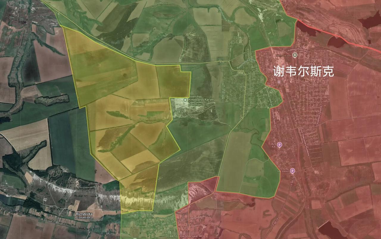 占领谢韦尔斯克的俄军南部集群向西推进。短短两三天，谢韦尔斯克已经在俄军后方比较远