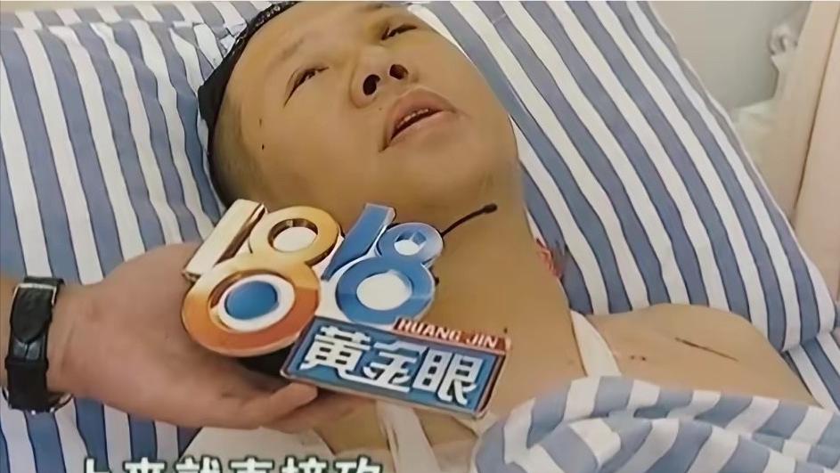 “恶人自有恶人磨啊”！2017年杭州萧山，一名男子在KTV耍横，逼迫女服务