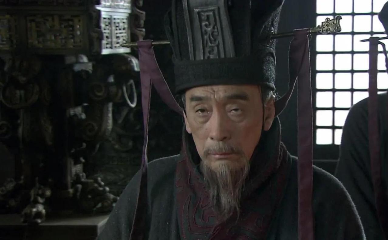 今日话题：王允是如何把一手好牌打烂的？？？网友甲：最狠的是王允，为了自己的政