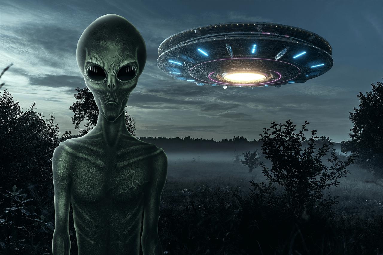 我也觉得外星人肯定有！👽前两天看到奥巴马说“外星人确实存在”，但情况跟我们