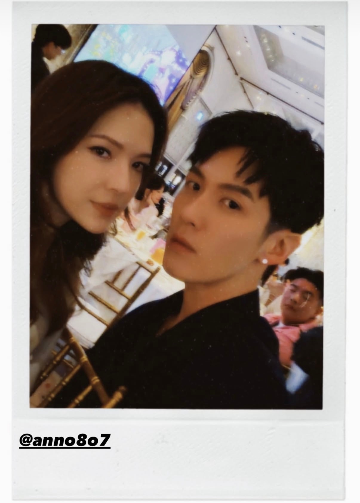 柯震东晒和邱泽、许玮甯夫妇合照