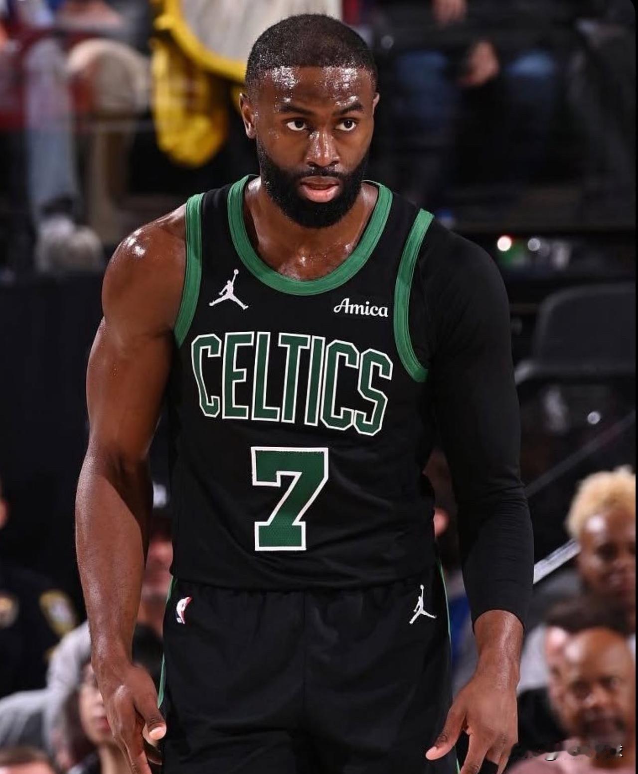 这赛季至今的杰伦-布朗，值得MVP前三！！！——场均轰下29.8分，联盟第五