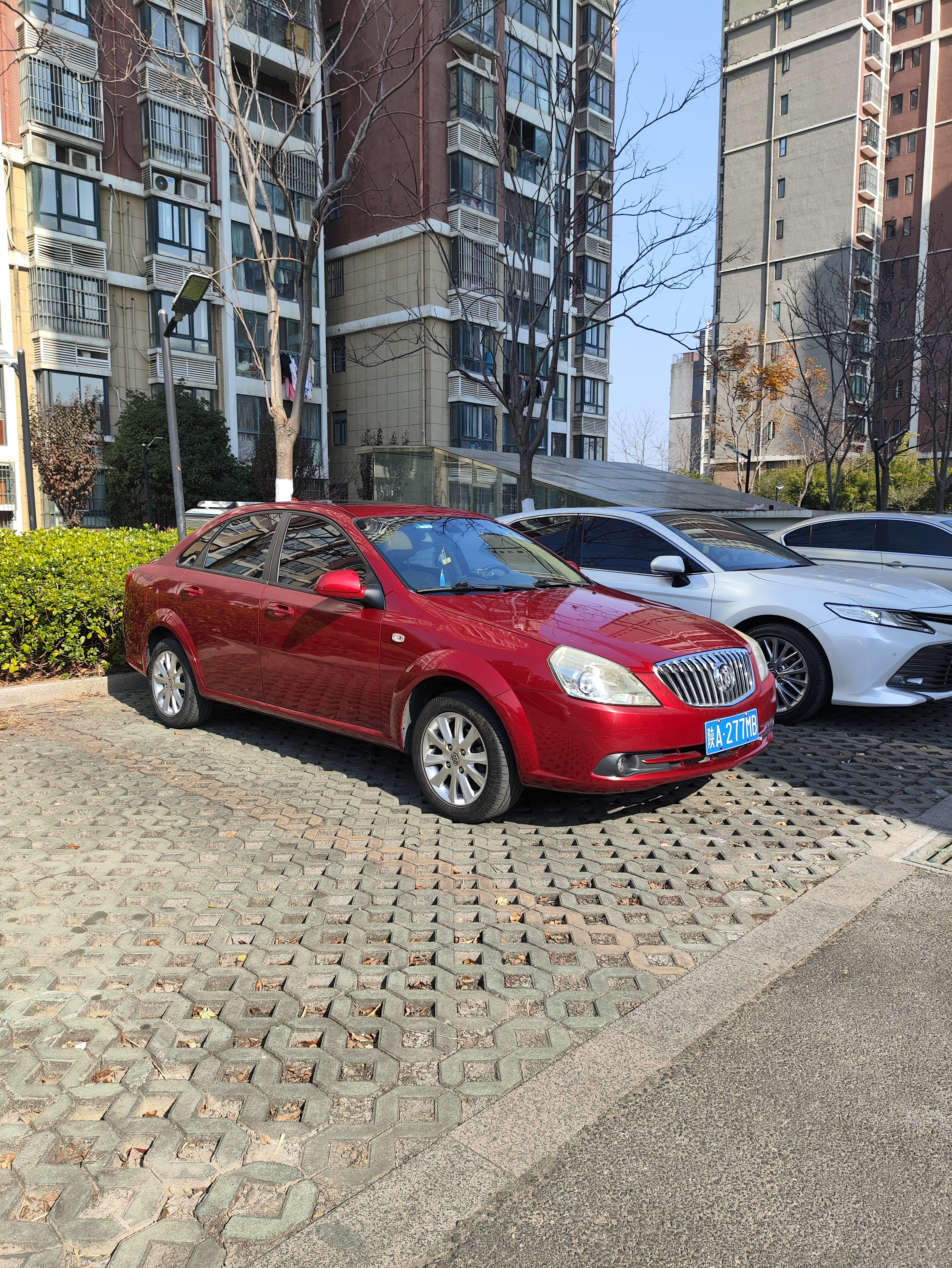 刹车油，转向助力油，防冻液，机油机滤，换一遍，前三项上一次是一八年，下次应该是二