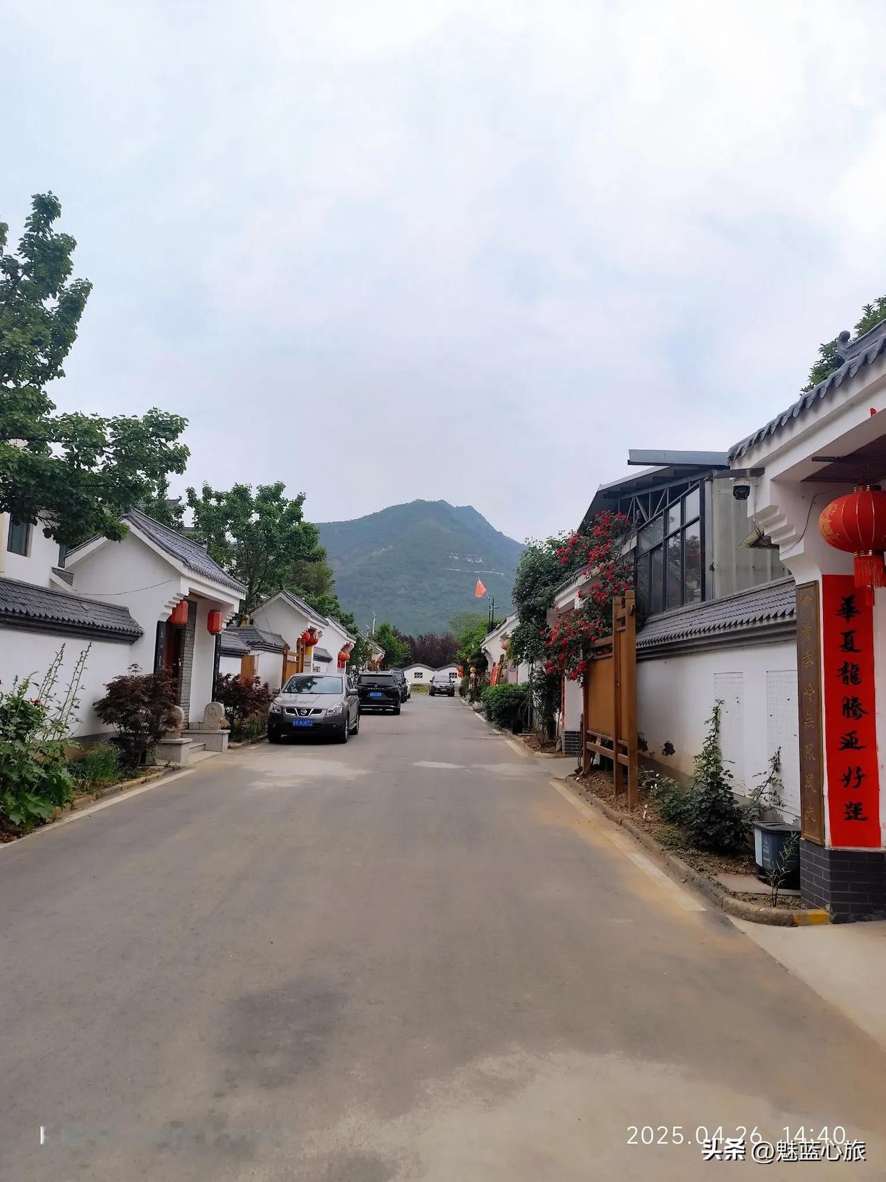 以前只去过袁家村，没想到在老环山路上，还偶遇了一个李家岩村。周末从长安区的草堂