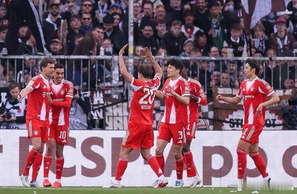 拜仁这就是全欧最强进攻火力！拜仁在雪藏了凯恩和迪亚斯的情况下，仍然客场5-0大