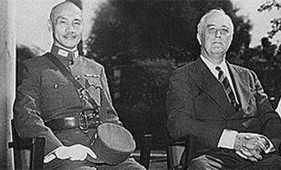 蒋介石的最大败笔不是丢了大陆败退台湾，而是犯了两个连老祖宗都不能原谅的过错。 