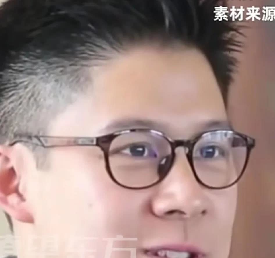 现实中小说里才存在的爱情！霍启刚和郭晶晶。霍启刚说郭晶晶一个人去香港，不容易。