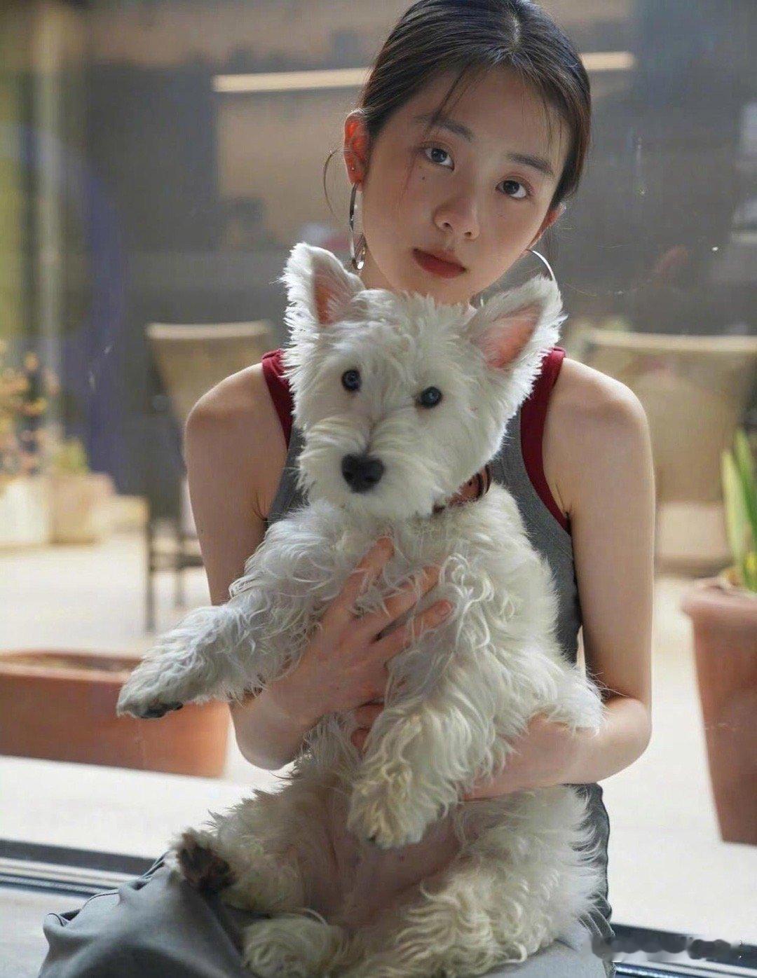 马上就要20岁的黄多多，颜值真的太让人舒服了！完美继承了黄磊和孙莉的优良基因，这