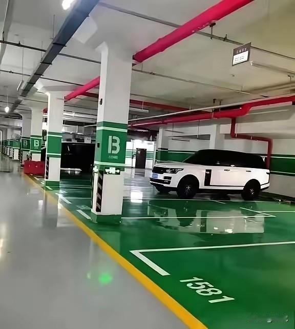 脑子一热花8万5买车位，醒过来我才发现自己亏大了‌前阵子交房，售楼处天天给我