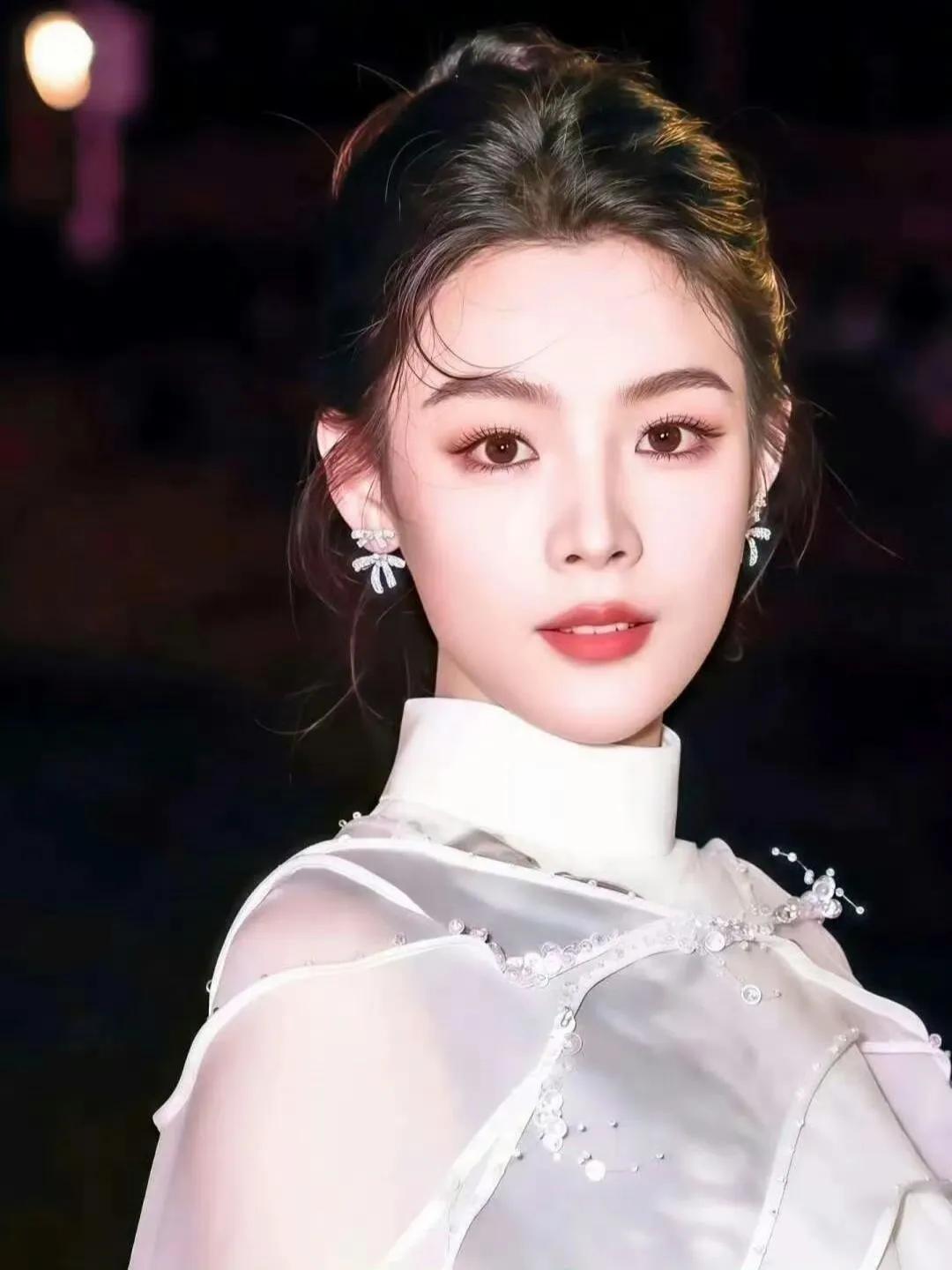 内娱终于出了一个可怕的演员，那就是陈丽君，不是她长得不行，也不是她演技差，而