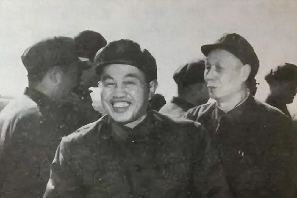 继皮定均之后，他代理福州军区司令三年，最终上级派来一位重量级将领接任！1976